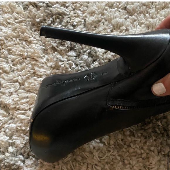 Report Signature Mott peep toe heeled booties, black, size 6 - Picture 13 of 16